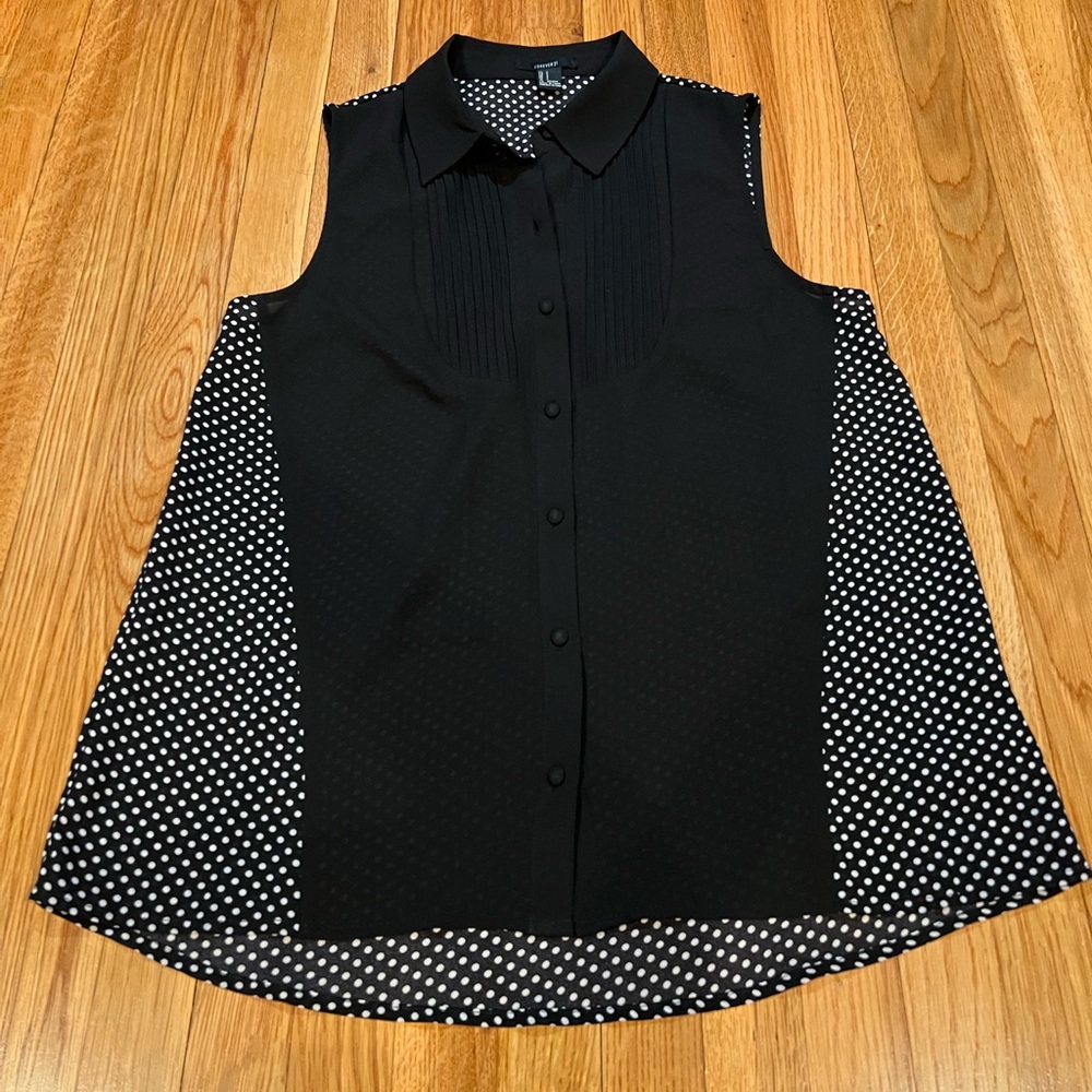 Forever 21 Black & White Polka Dot Sleeveless Button-Front Blouse